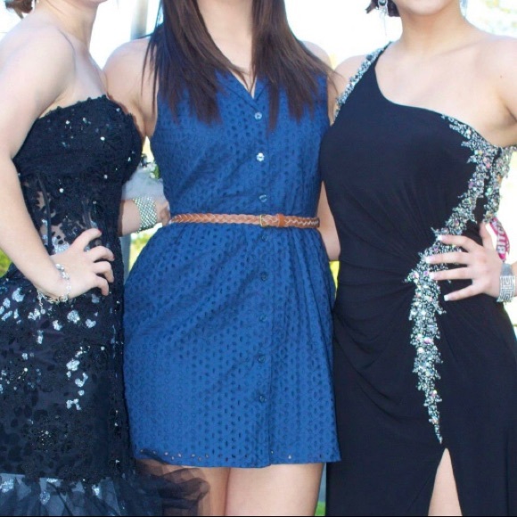 Dresses & Skirts - Navy dress with belt